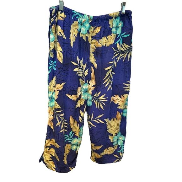 White Stag Petite Medium Capris blue/green/tan floral front pockets - Picture 3 of 6